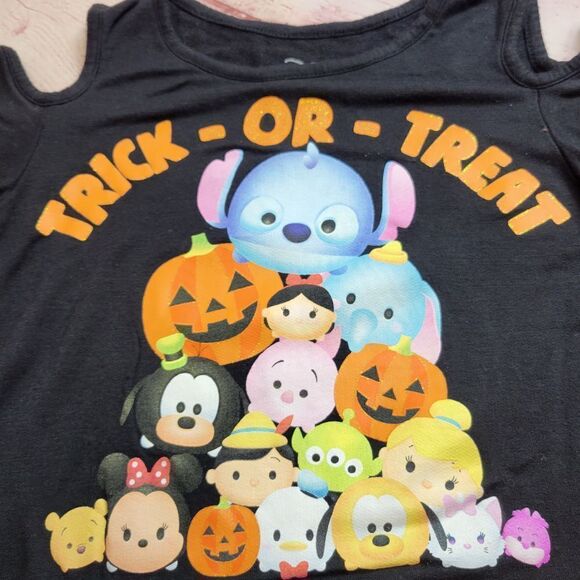Disney Tsum Tsum Halloween cold shoulder shirt S6/6x - Picture 2 of 3